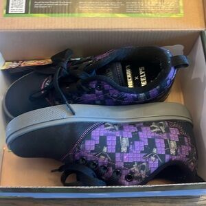 Boys heelys Minecraft size 3
